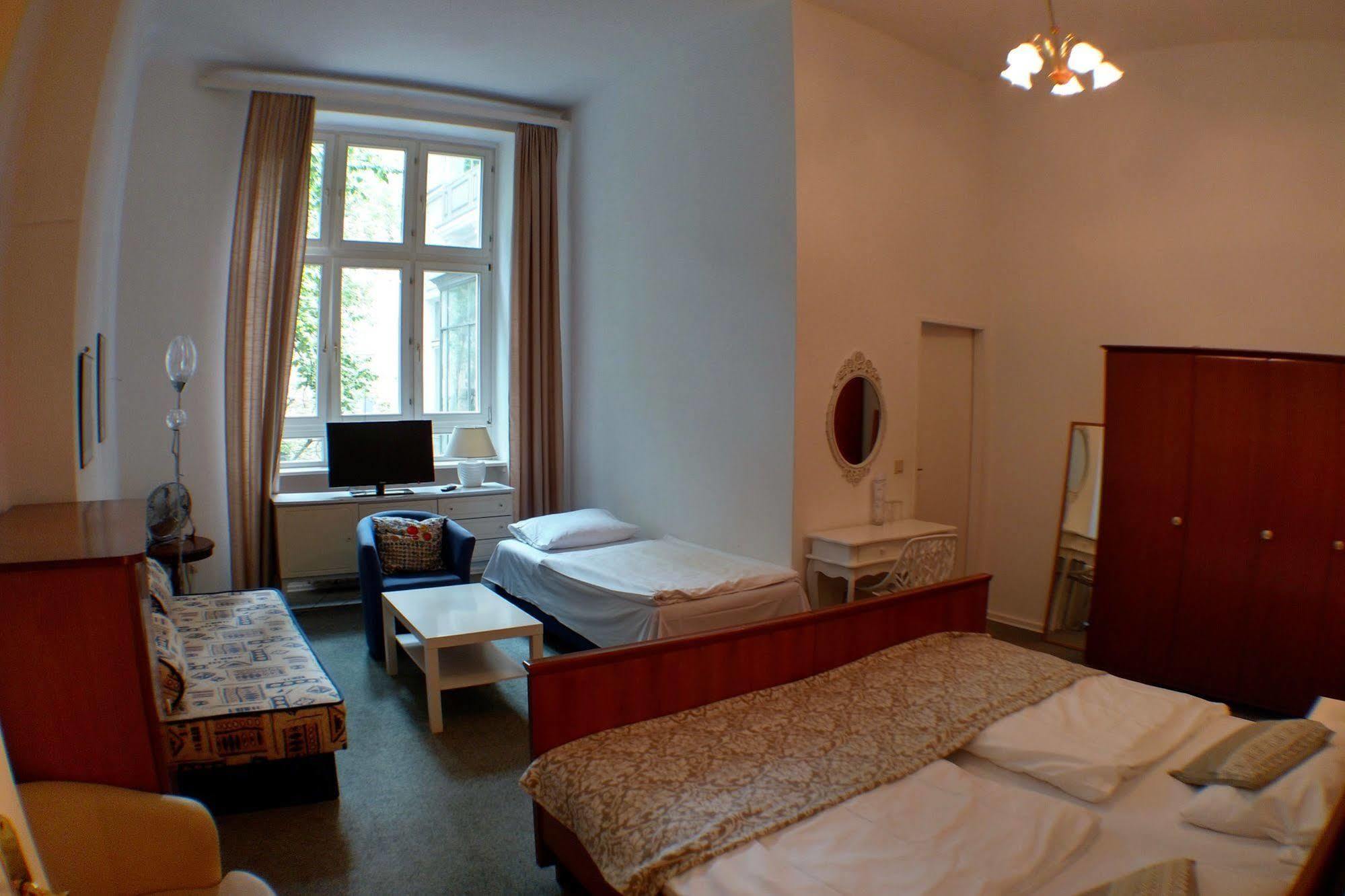 Midi Inn City West am Ku'damm Berlin Bagian luar foto